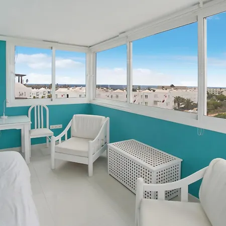 Lovely Penthouse דירה