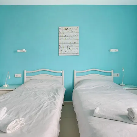 דירה Lovely Penthouse קוסטה טגוויסה