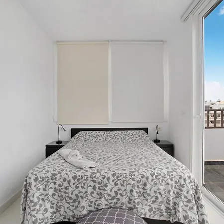 Lovely Penthouse קוסטה טגוויסה
